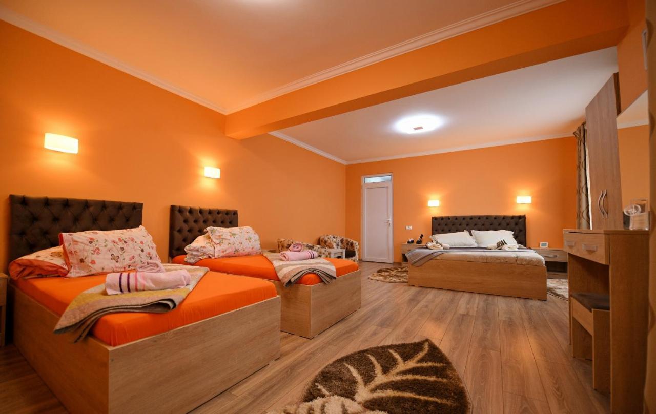 Apartament Trident Haţeg Exteriör bild