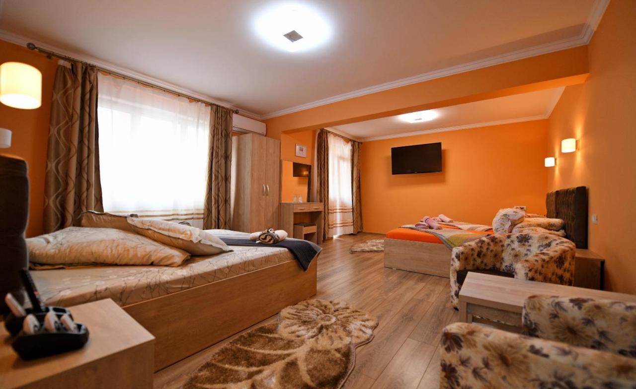 Apartament Trident Haţeg Exteriör bild