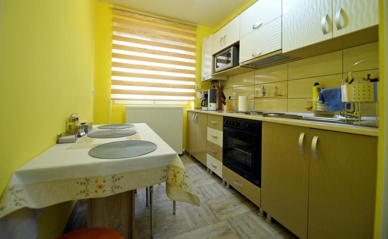 Apartament Trident Haţeg Exteriör bild